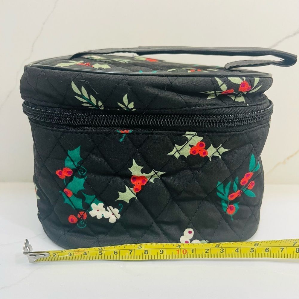 Quilted Holly Travel Set - Picture 12 of 13